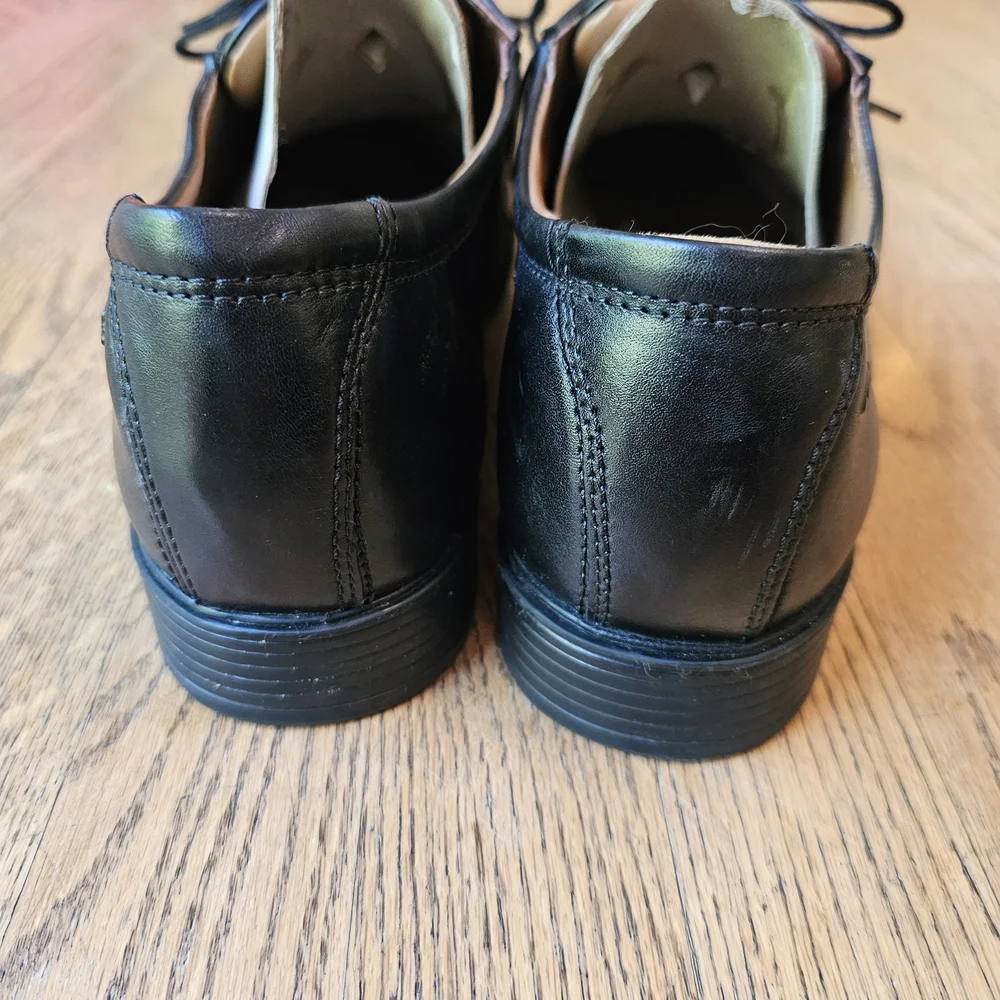 Clarks Black Lace-up Oxfords Men's Size 10.5W